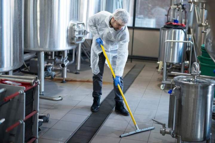 Les équipements incontournables pour le nettoyage de locaux industriels, Saint-Joseph